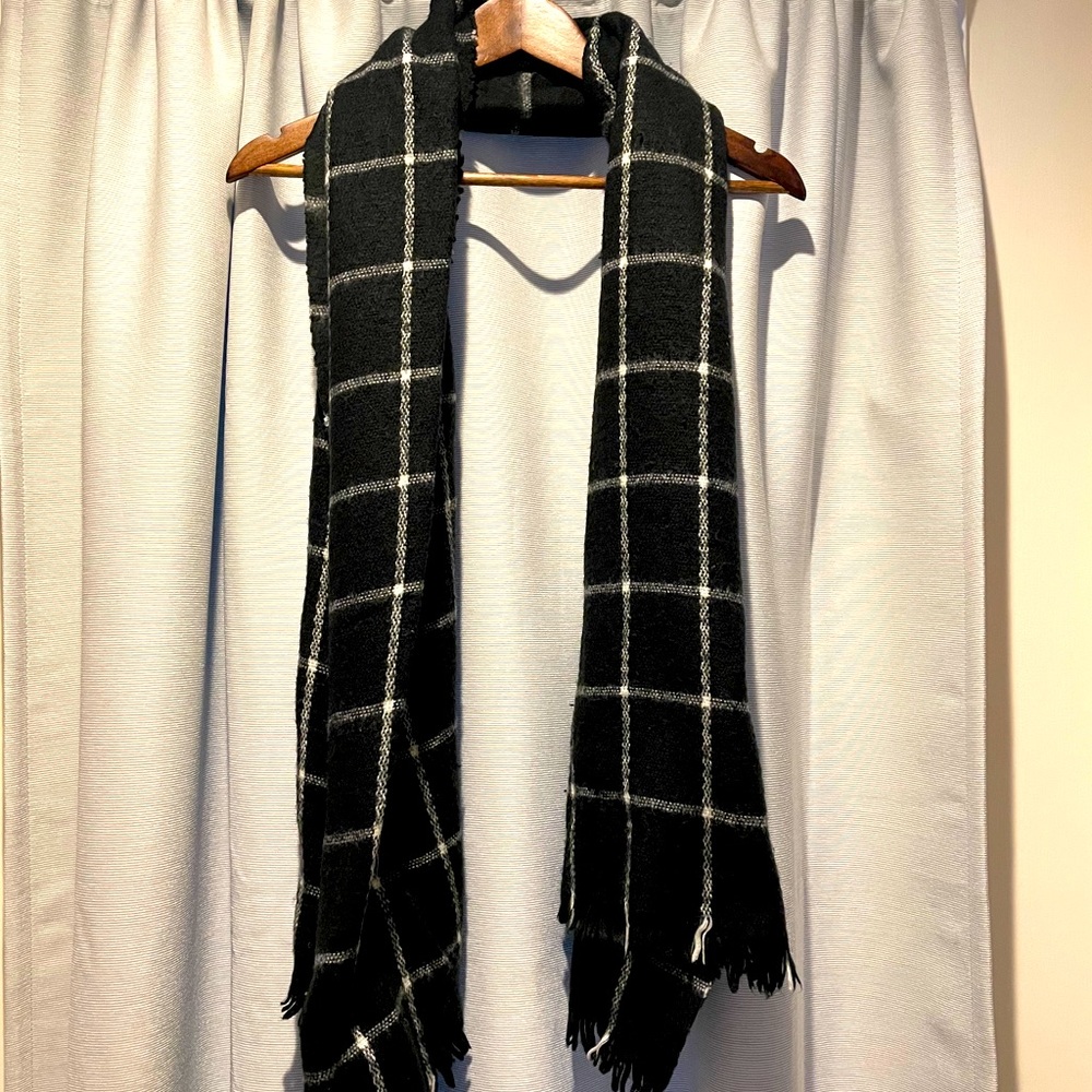 Printed blanket scarf